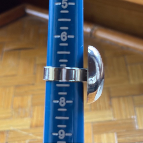 925 High polish oval dome statement ring - Picture 6 of 7